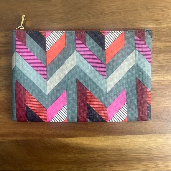 Fossil RFID Pouch Clutch Wallet Geometric Chevron Multi Color - Picture 3 of 8